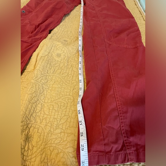 Kuhl Born in the mountains pants in a red/orange/salmon color size 8 - Picture 5 of 13
